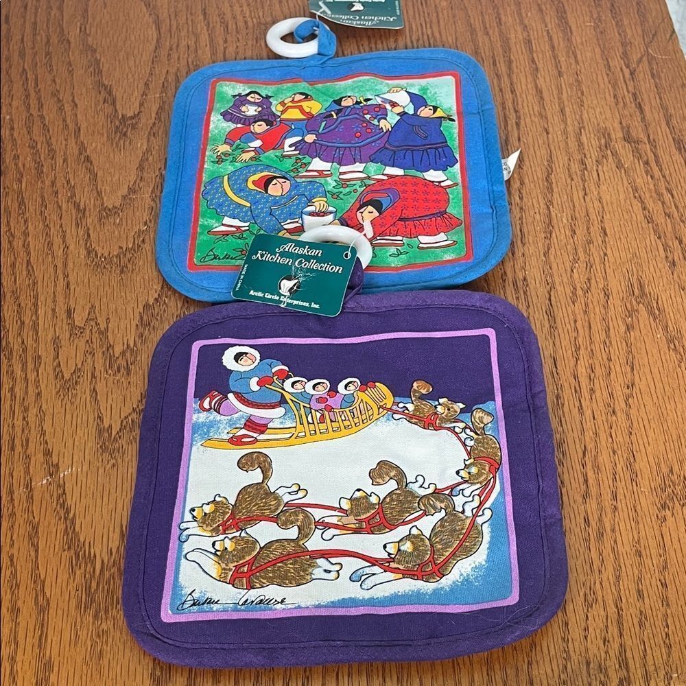 Vintage Barbara Lavallee’s Art set of 2 NWT Blue and Purple Pot Holders